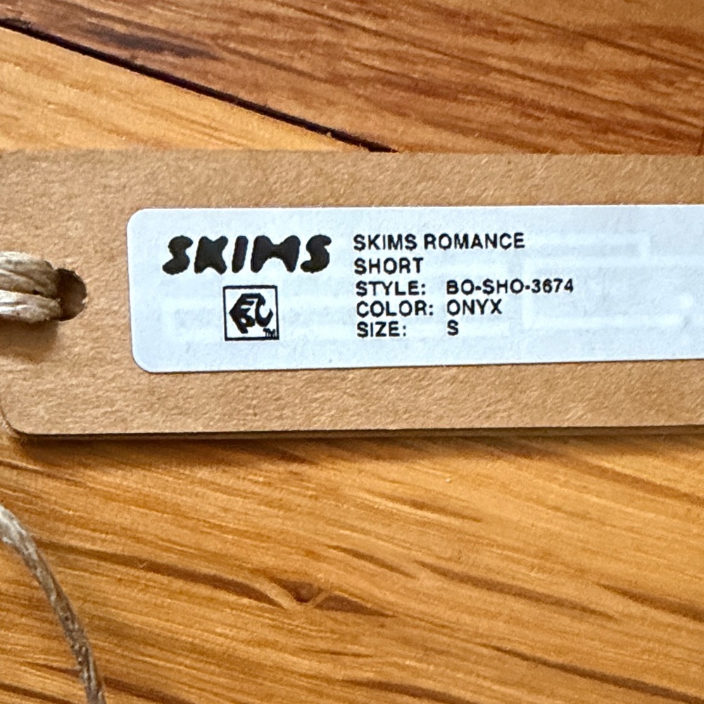 NWT SKIMS Romance Collection Silk Onyx Short - Picture 5 of 9